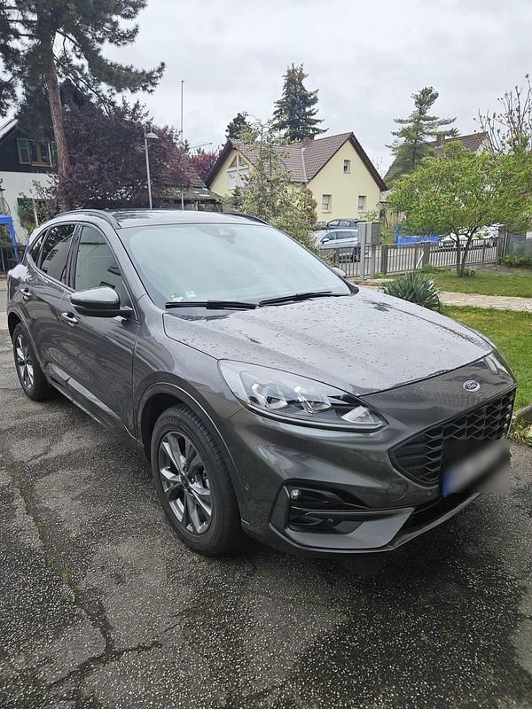 Grau Gebraucht 2022 Ford Kuga ST-Line SUV | 21.800 € (Superpreis) - Bild 1/4