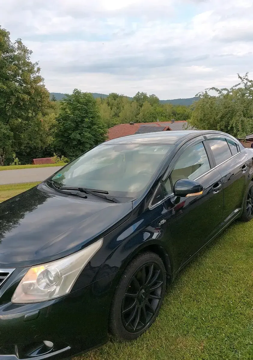 Gebraucht Toyota Avensis 150 PS (110 kW) 2011 Schwarz Limousine