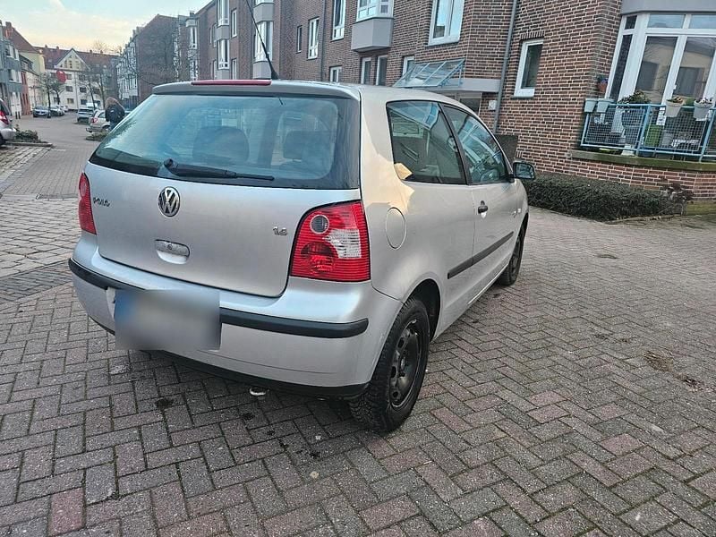 Gebraucht VW Polo 75 PS (55 kW) 2004 Silber Kleinwagen