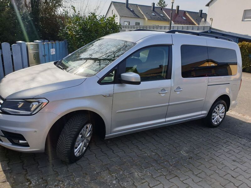 Silber Gebraucht 2020 VW Caddy Maxi Van / Kleinbus | 32.930 € (Teuer) - Bild 1/4