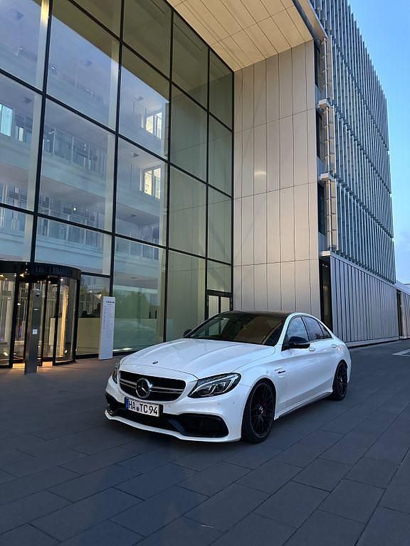 Weiß Gebraucht 2018 Mercedes C63S AMG AMG Limousine | 57.900 € (Etwas zu teuer) - Bild 1/4