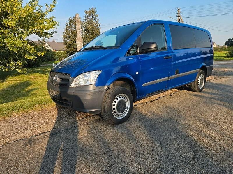 Blau Gebraucht 2014 Mercedes Vito Van / Kleinbus | 12.700 € (Teuer) - Bild 1/4