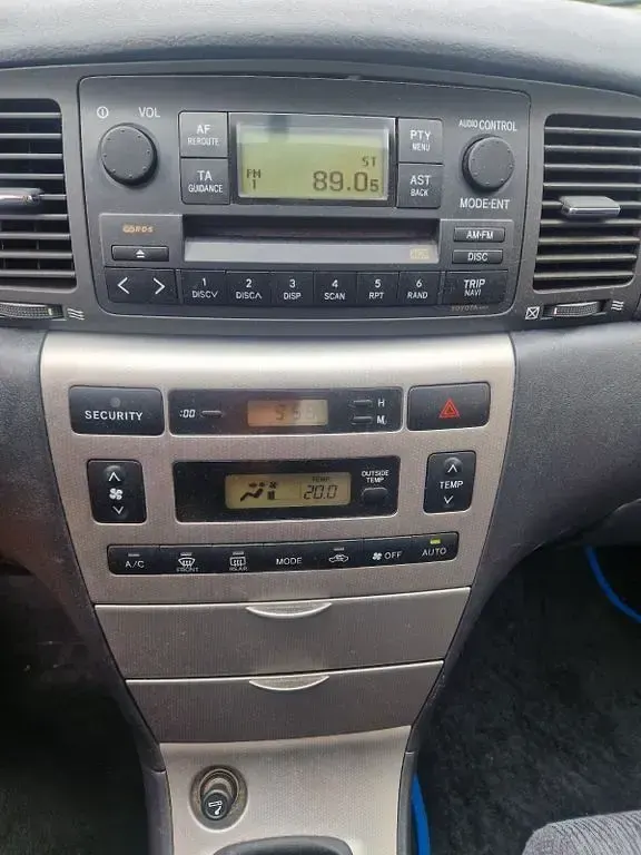 Gebraucht Toyota Corolla Sol 97 PS (71 kW) 2004 Silber Limousine