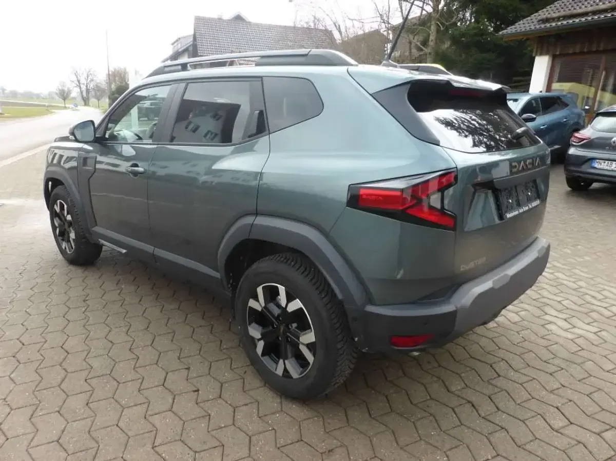 Second-hand Dacia Duster Extreme 131 CP (96 kW) 2025 Verde SUV