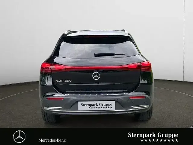 Gebraucht Mercedes EQA250 Progressive 150 kW (204 PS) 2025 Kosmosschwarz SUV