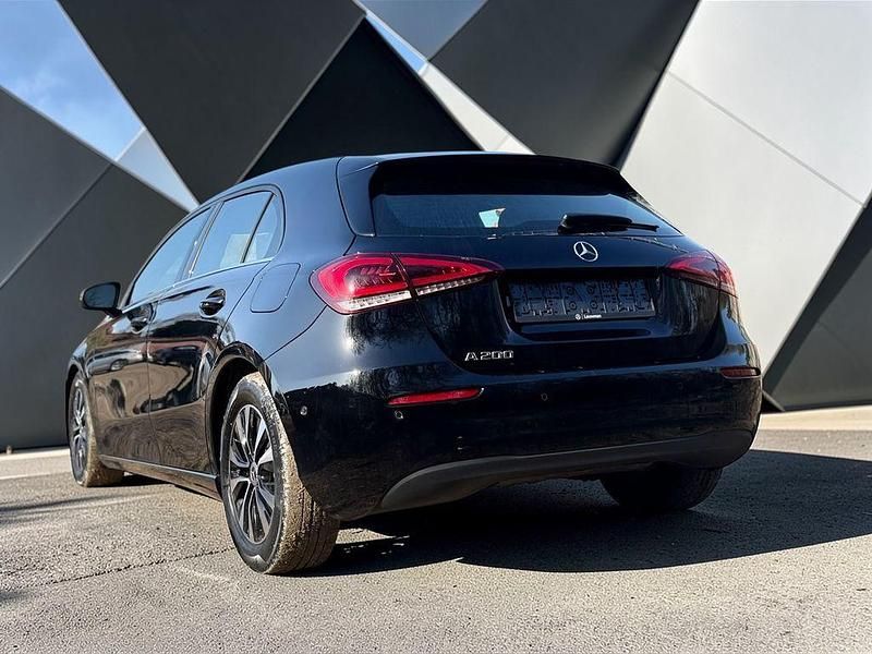 Gebraucht Mercedes A200 163 PS (119 kW) 2022 Schwarz Limousine