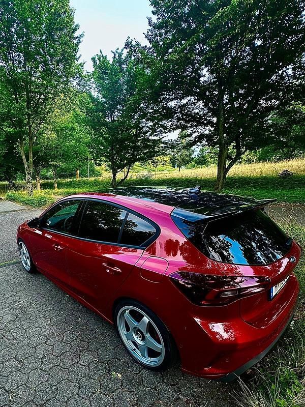Gebraucht Ford Focus ST 280 PS (205 kW) 2024 Rot Limousine