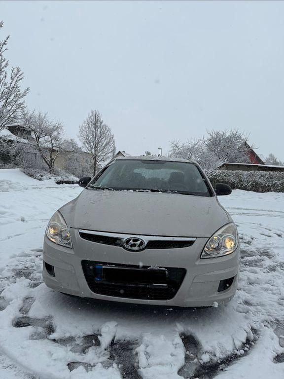 Gebraucht Hyundai i30 Classic 90 PS (66 kW) 2009 Beige Kombi