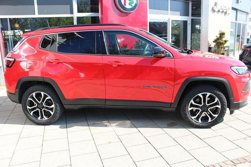 Gebraucht Jeep Compass Limited 241 PS (177 kW) 2022 Rot SUV