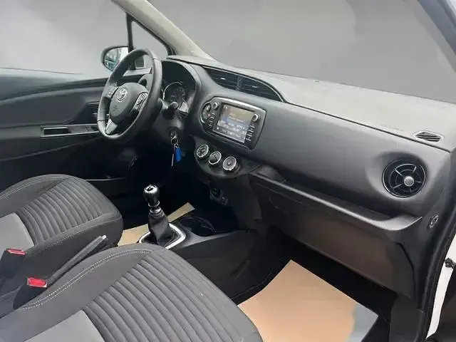 Gebraucht Toyota Yaris Team 111 PS (81 kW) 2018 Weiß Kleinwagen