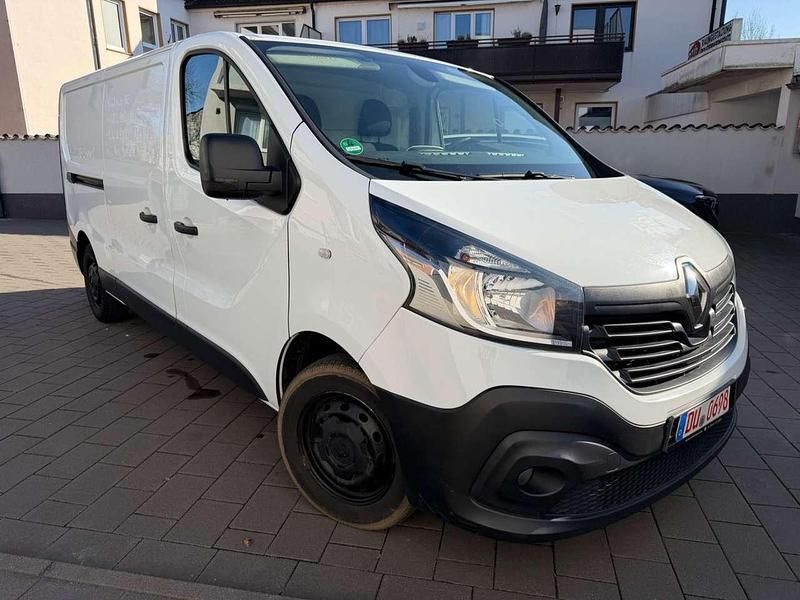 Gebraucht Renault Trafic Komfort 121 PS (88 kW) 2019 Weiß Van / Kleinbus