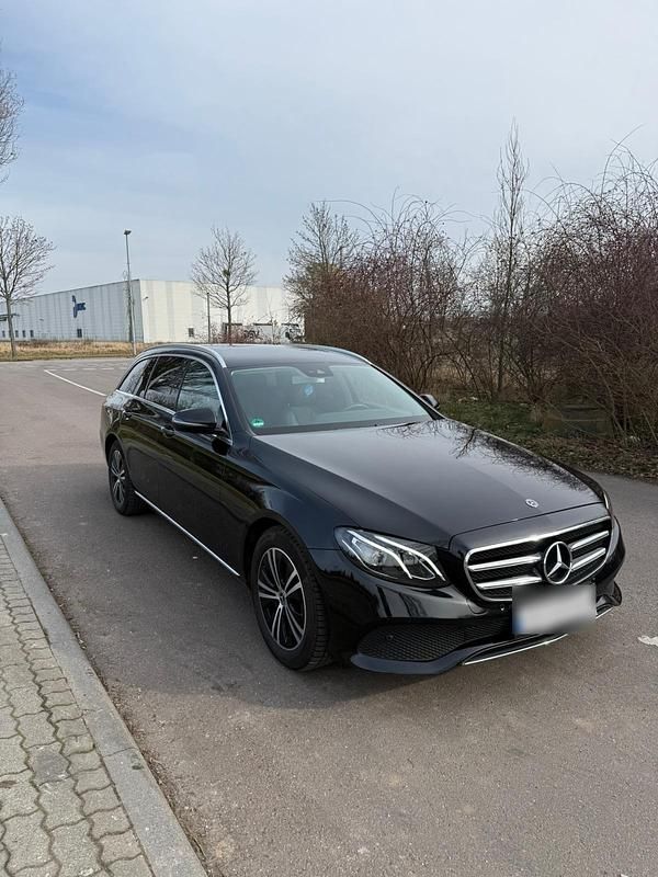 Gebraucht Mercedes E200 160 PS (117 kW) 2019 Schwarz Kombi