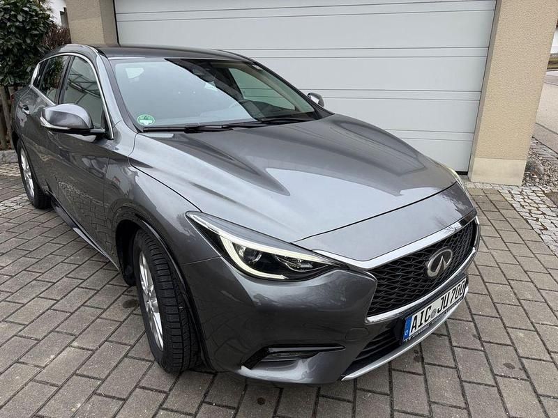 Gebraucht Infiniti Q30 Business 109 PS (80 kW) 2018 Grau Limousine