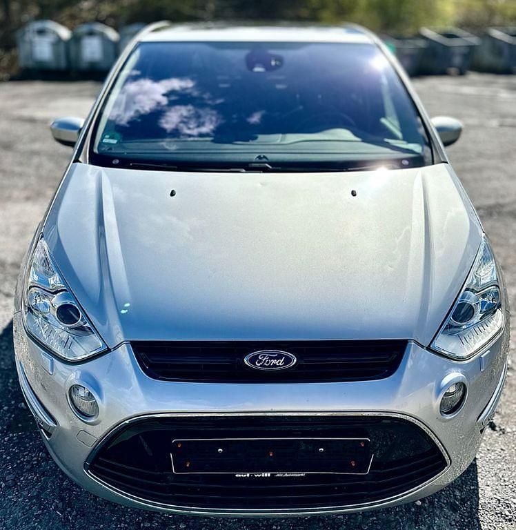 Gebraucht Ford S-MAX Titanium 200 PS (147 kW) 2014 Silber Van / Kleinbus