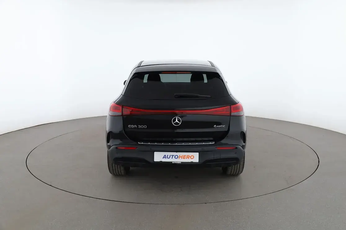 Gebraucht Mercedes EQA300 AMG line 167 kW (228 PS) 2022 Schwarz SUV
