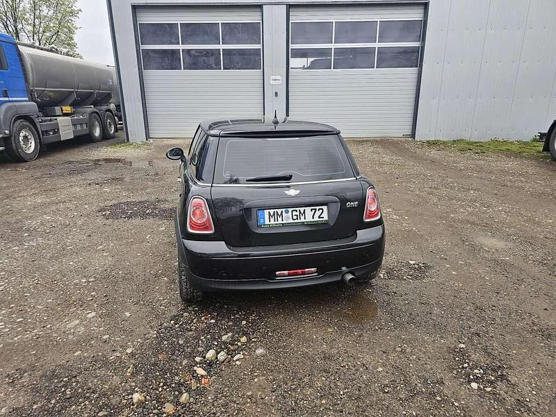 Second-hand Mini ONE 75 CP (55 kW) 2011 Negru Hatchback