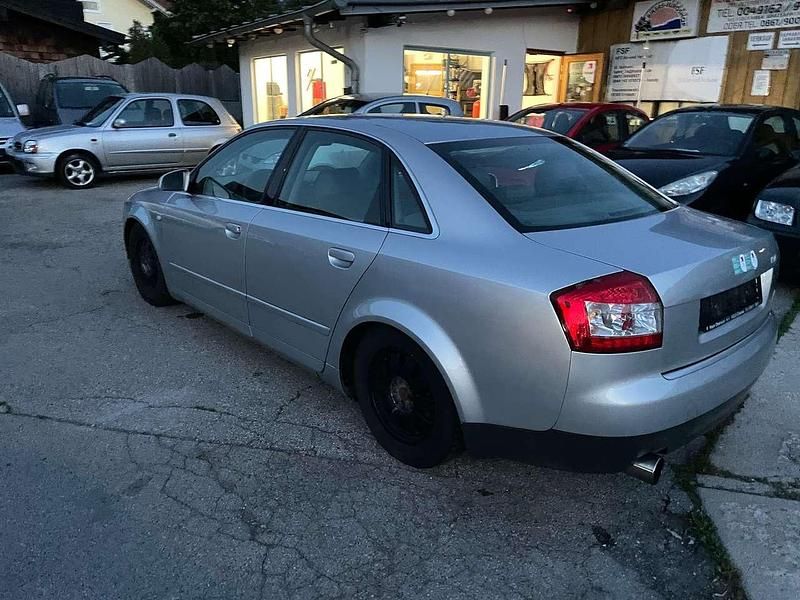 Usata Audi A4 131 CV (96 kW) 2001 Argento Berlina