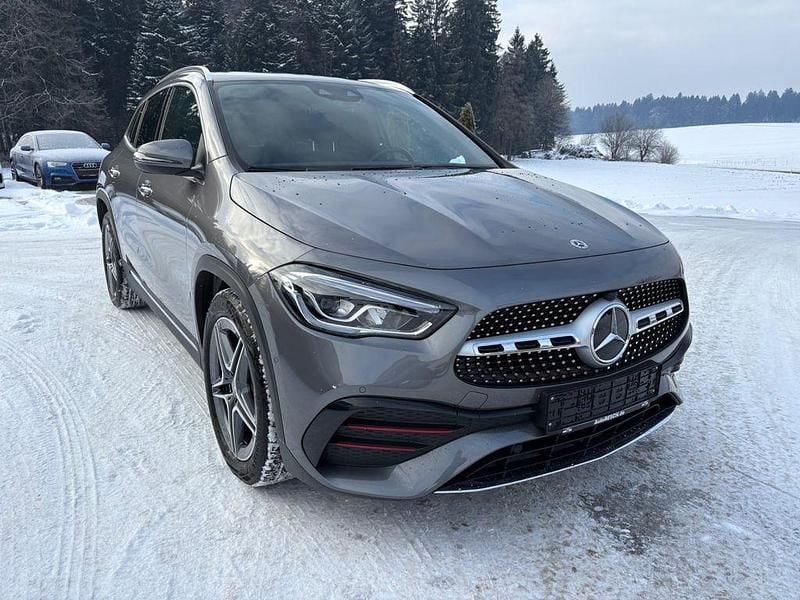 Grau Gebraucht 2023 Mercedes GLA250 AMG SUV | 35.900 € (Superpreis) - Bild 1/4