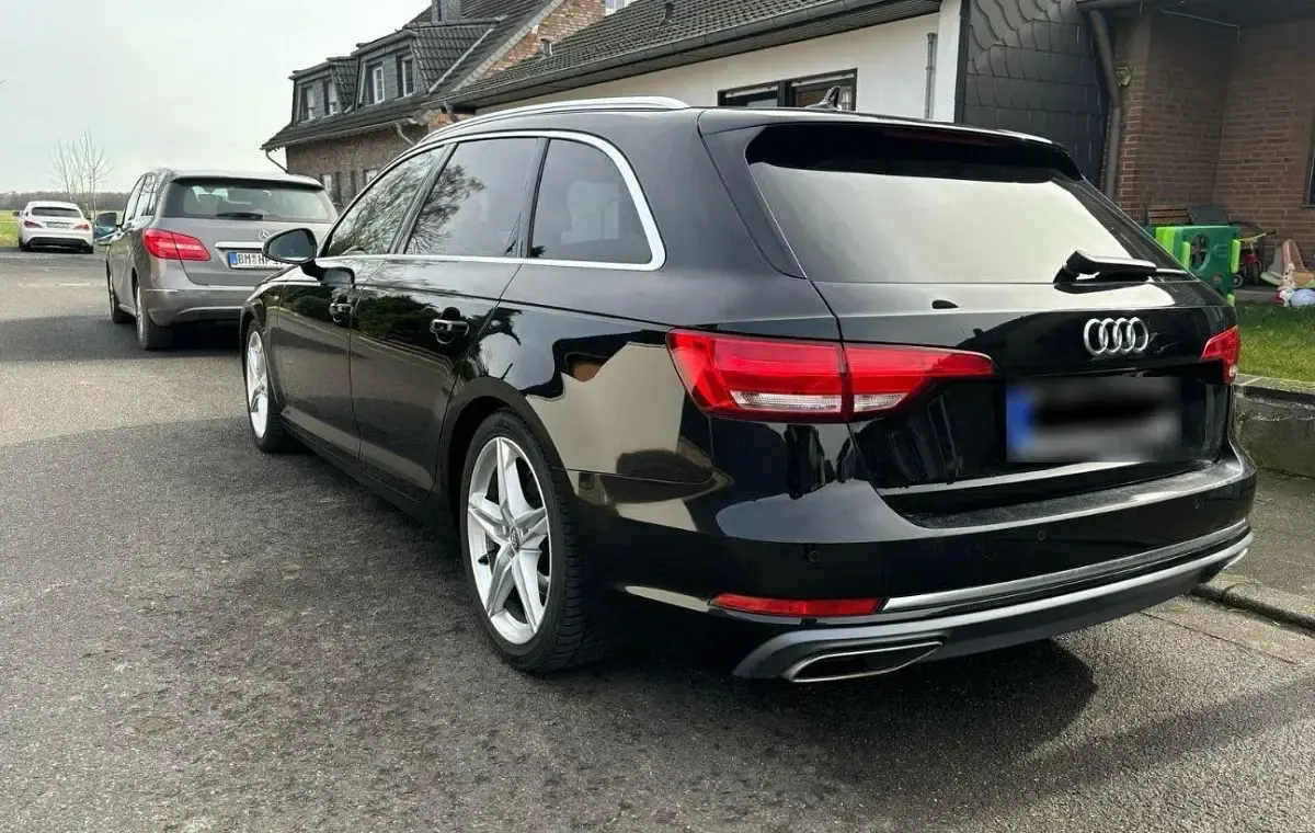 Gebraucht Audi A4 190 PS (139 kW) 2019 Schwarz Kombi