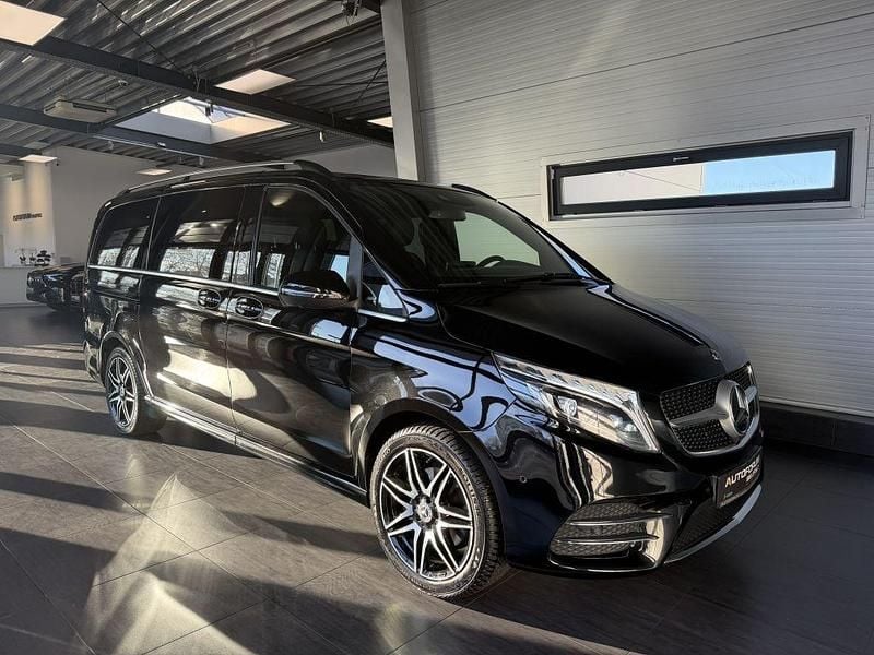 Obsidianschwarz Gebraucht 2019 Mercedes V250 AMG Van / Kleinbus | 44.890 € (Fairer Preis) - Bild 1/4