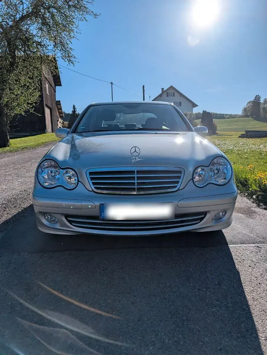 Gebraucht Mercedes 200 122 PS (89 kW) 2005 Silber Limousine