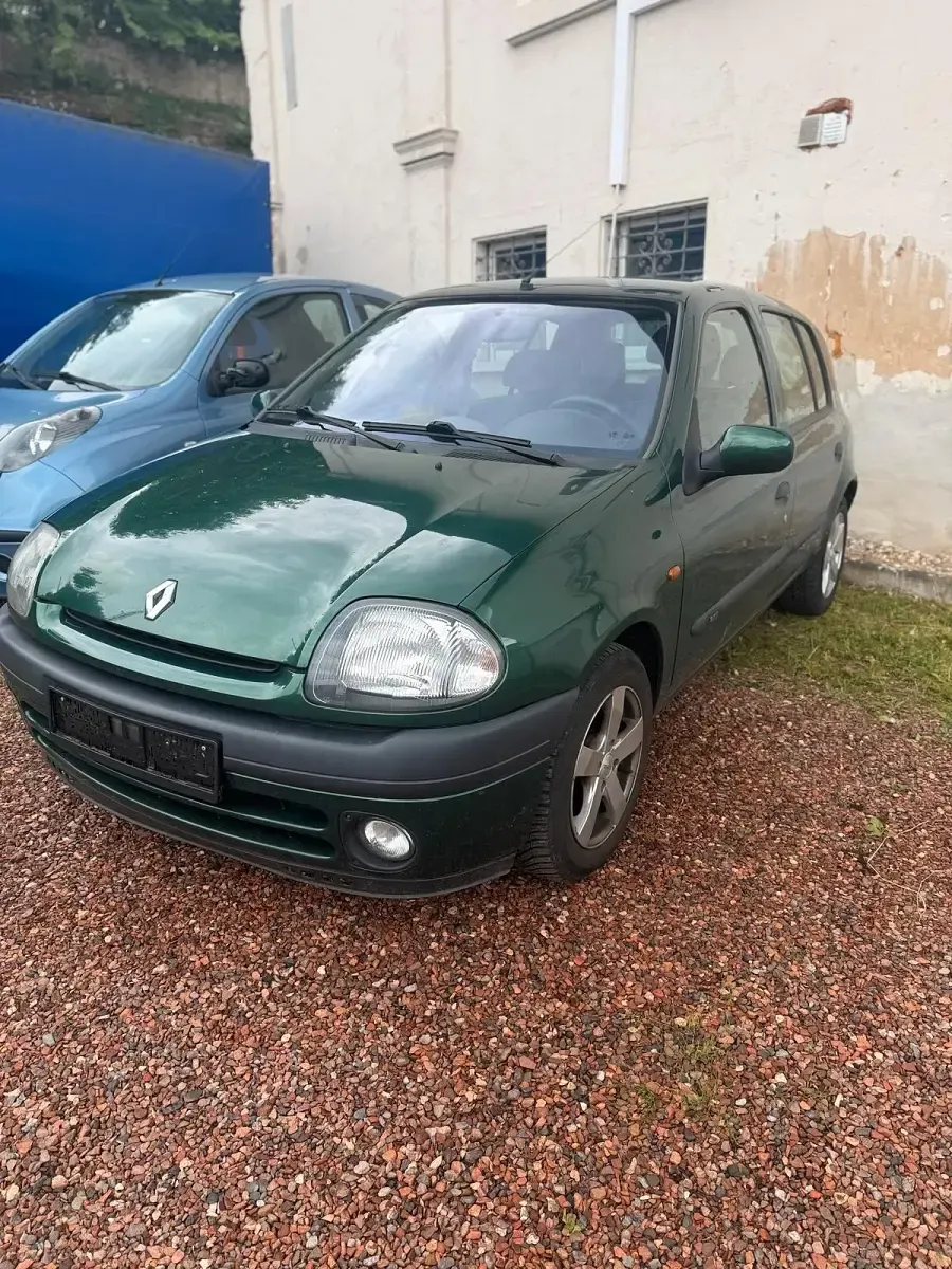 Gebraucht Renault Clio 90 PS (66 kW) 1999 Grün Kleinwagen