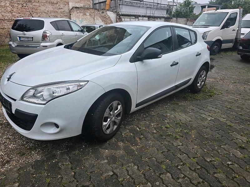 Gebraucht 2011 Renault Mégane III Limousine | 2.950 € (Superpreis) - Bild 1/4