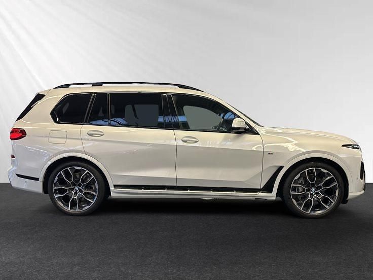 Gebraucht BMW X7 M Sport 352 PS (258 kW) 2025 Mineralweiss metallic SUV