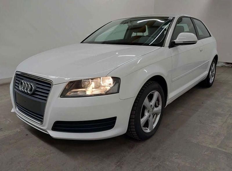 Gebraucht Audi A3 Attraction 102 PS (75 kW) 2010 Weiß Kleinwagen