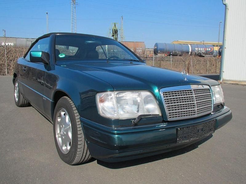 Gebraucht Mercedes E220 Sportline 150 PS (110 kW) 1996 Grün Cabrio