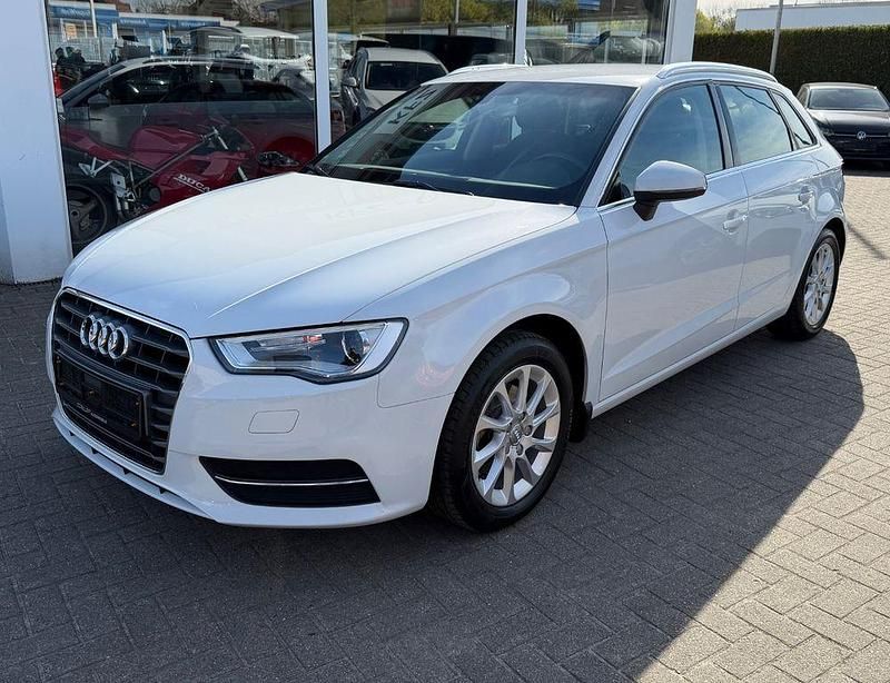 Gebraucht Audi A3 Attraction 110 PS (80 kW) 2016 Weiß Limousine