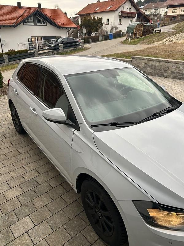 Gebraucht VW Polo Highline 95 PS (69 kW) 2018 Weiß Kleinwagen