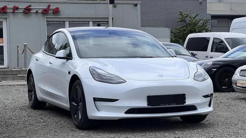 Gebraucht Tesla Model 3 Long Range RWD 366 kW (498 PS) 2024 Weiß Limousine