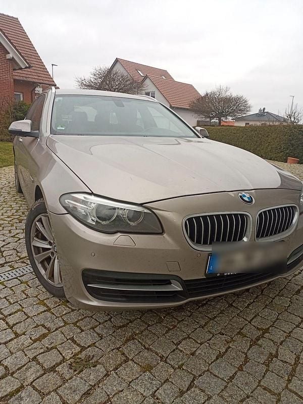 Gebraucht BMW 520 190 PS (139 kW) 2016 Gold Kombi