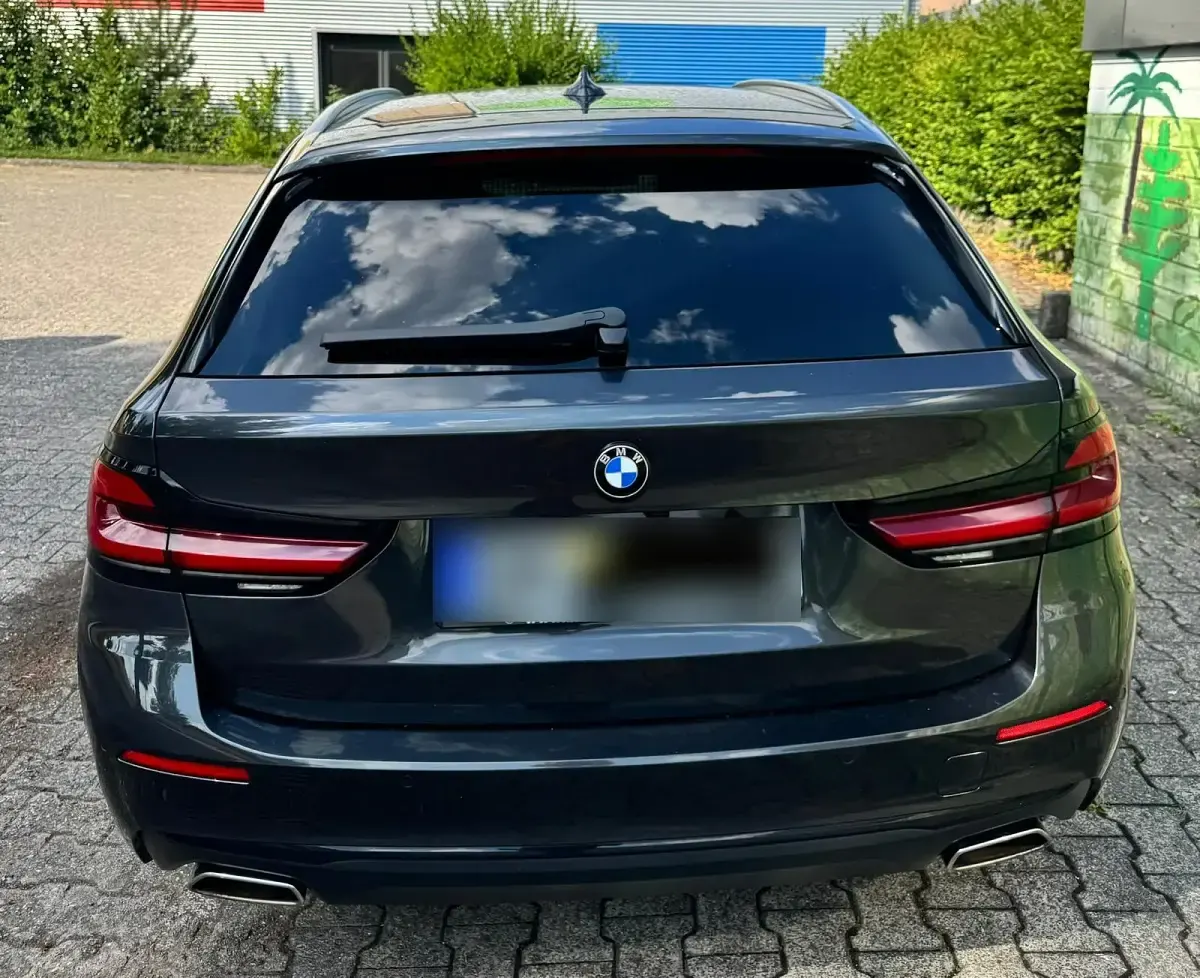 Gebraucht BMW 530 286 PS (210 kW) 2021 Grau Kombi