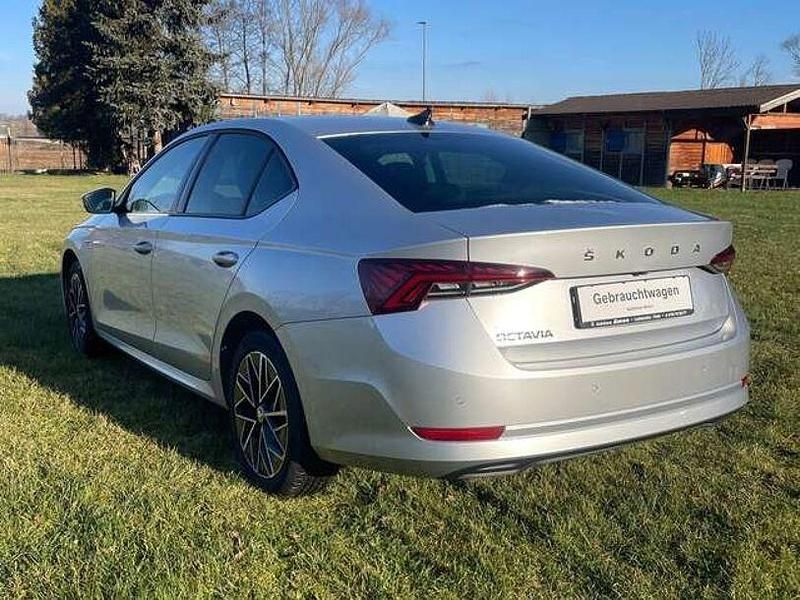 Gebraucht Skoda Octavia Clever 85 PS (62 kW) 2022 Silber