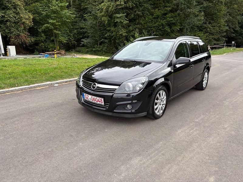 Schwarz Gebraucht 2008 Opel Astra Edition Kombi | 1.690 € (Superpreis) - Bild 1/4