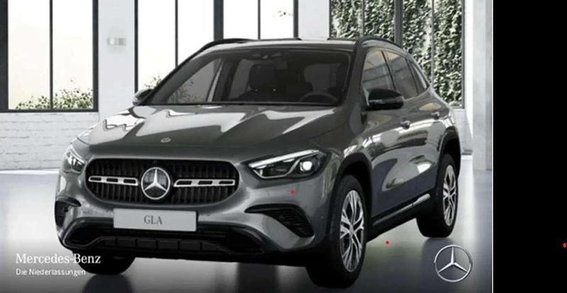 Gebraucht Mercedes GLA200 Night 150 PS (110 kW) 2024 Grau SUV