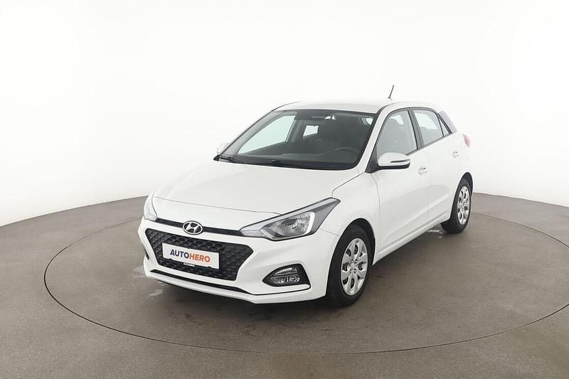 Gebraucht Hyundai i20 Select 2020 Weiß Limousine