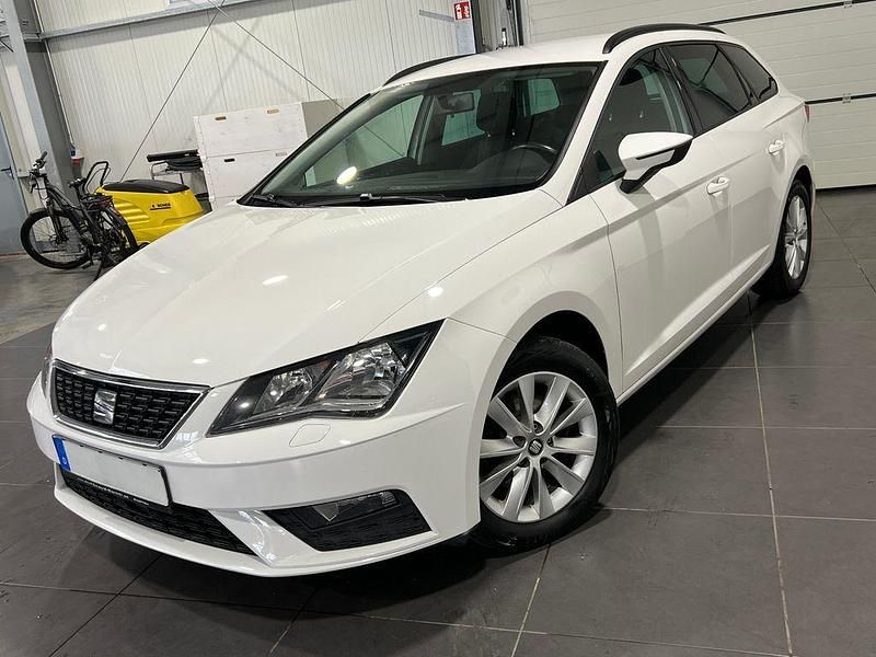 Weiß Gebraucht 2020 Seat Leon ST Kombi | 11.995 € (Guter Preis) - Bild 1/4