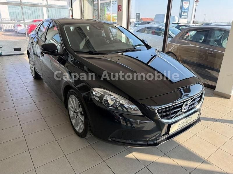 Gebraucht Volvo V40 You! 150 PS (110 kW) 2016 Schwarz Limousine