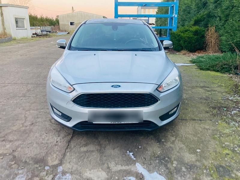 Silber Gebraucht 2016 Ford Focus Kleinwagen | 4.900 € (Superpreis) - Bild 1/4