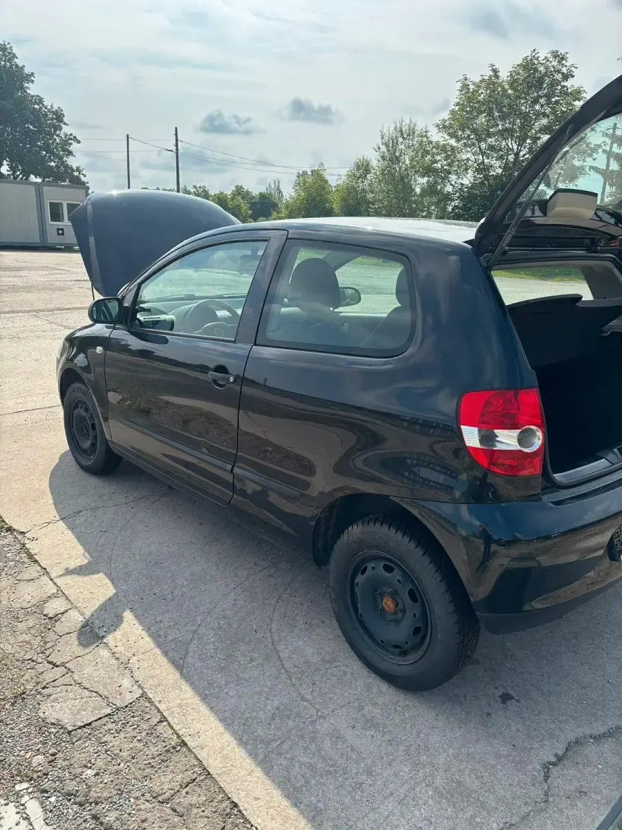 Gebraucht VW Fox 55 PS (40 kW) 2005 Schwarz Kleinwagen