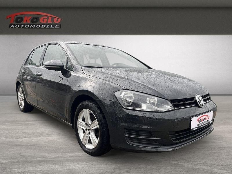 Grau Gebraucht 2013 VW Golf VII Comfortline Limousine | 6.990 € (Fairer Preis) - Bild 1/4