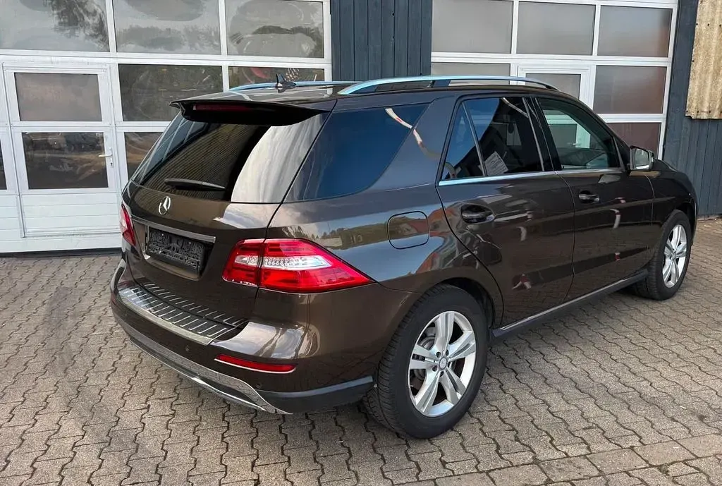 Gebraucht Mercedes ML250 204 PS (150 kW) 2013 Braun SUV