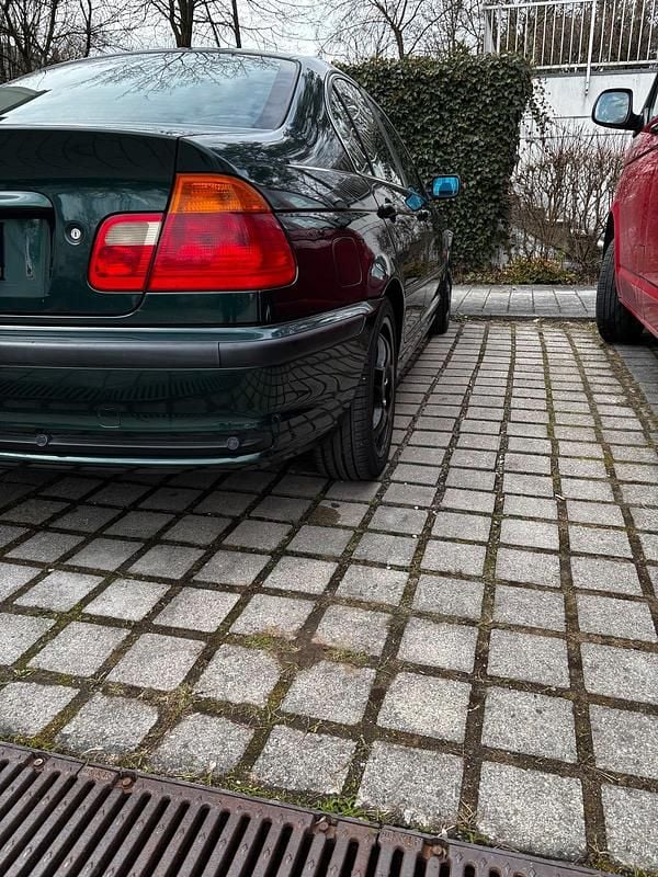 Gebraucht BMW 320 150 PS (110 kW) 1999 Grün Limousine