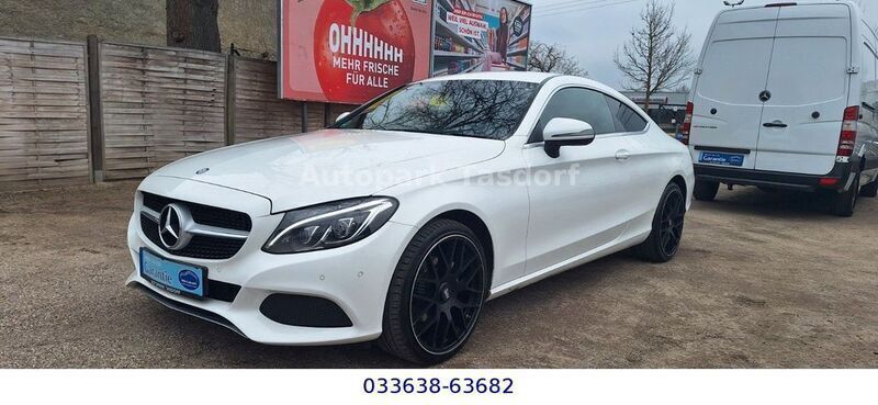 Weiß Gebraucht 2017 Mercedes C180 Coupé | 20.990 € (Fairer Preis) - Bild 1/4
