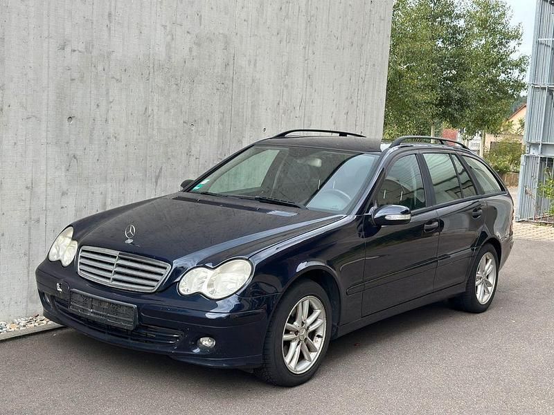 Blau Gebraucht 2006 Mercedes C180 Limousine | 1.490 € (Superpreis) - Bild 1/4