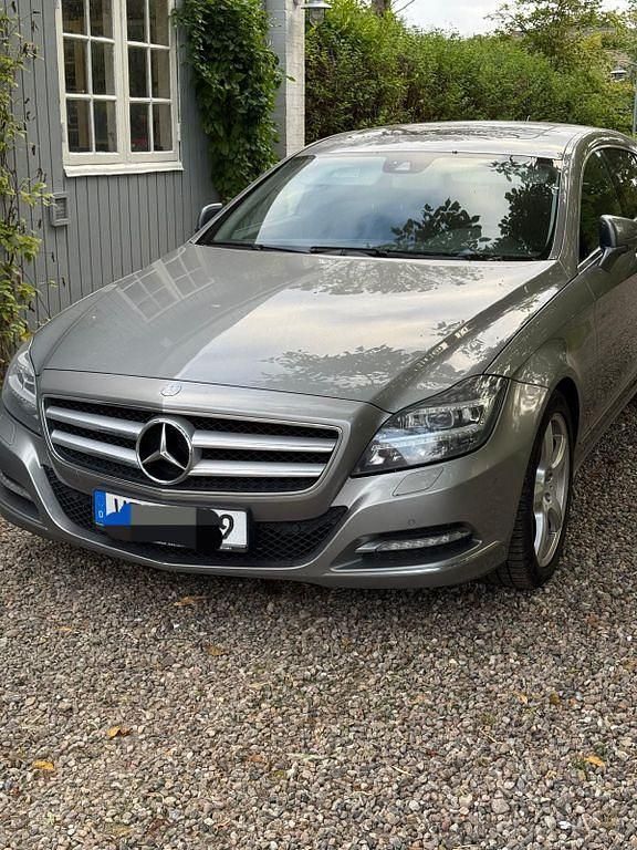 Silber Gebraucht 2012 Mercedes CLS350 Shooting Brake Kombi | 12.500 € (Etwas zu teuer) - Bild 1/4