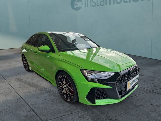 Grün Gebraucht 2025 Audi RS3 Sport Kleinwagen | 78.490 € - Bild 1/2